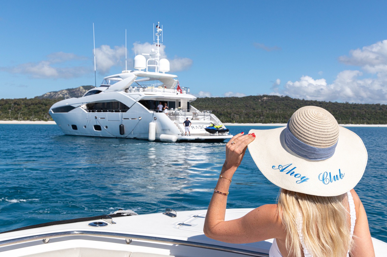 Luxury super yacht Rascal in the Whitsundays